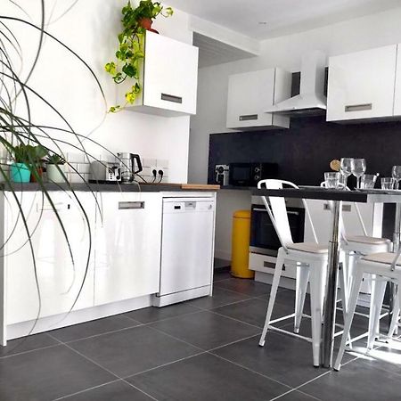 Beautifully Bright Apartment In Old Town Saint-Tropez Esterno foto