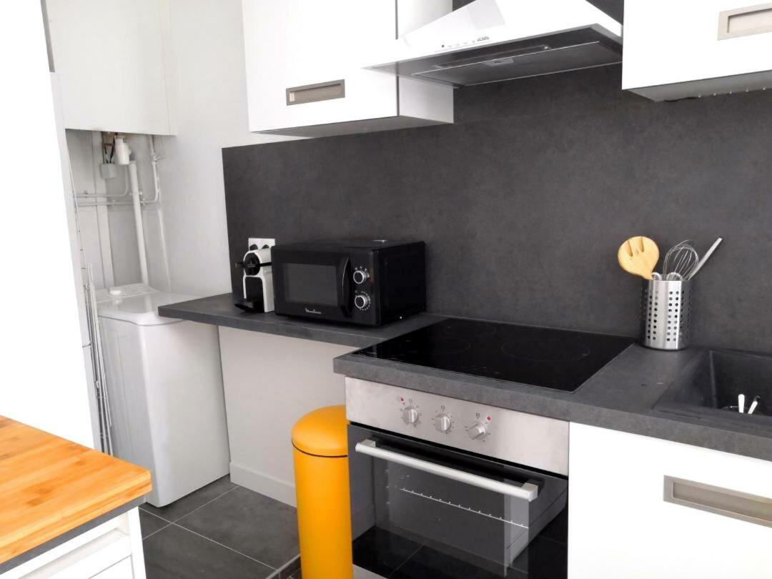 Beautifully Bright Apartment In Old Town Saint-Tropez Esterno foto