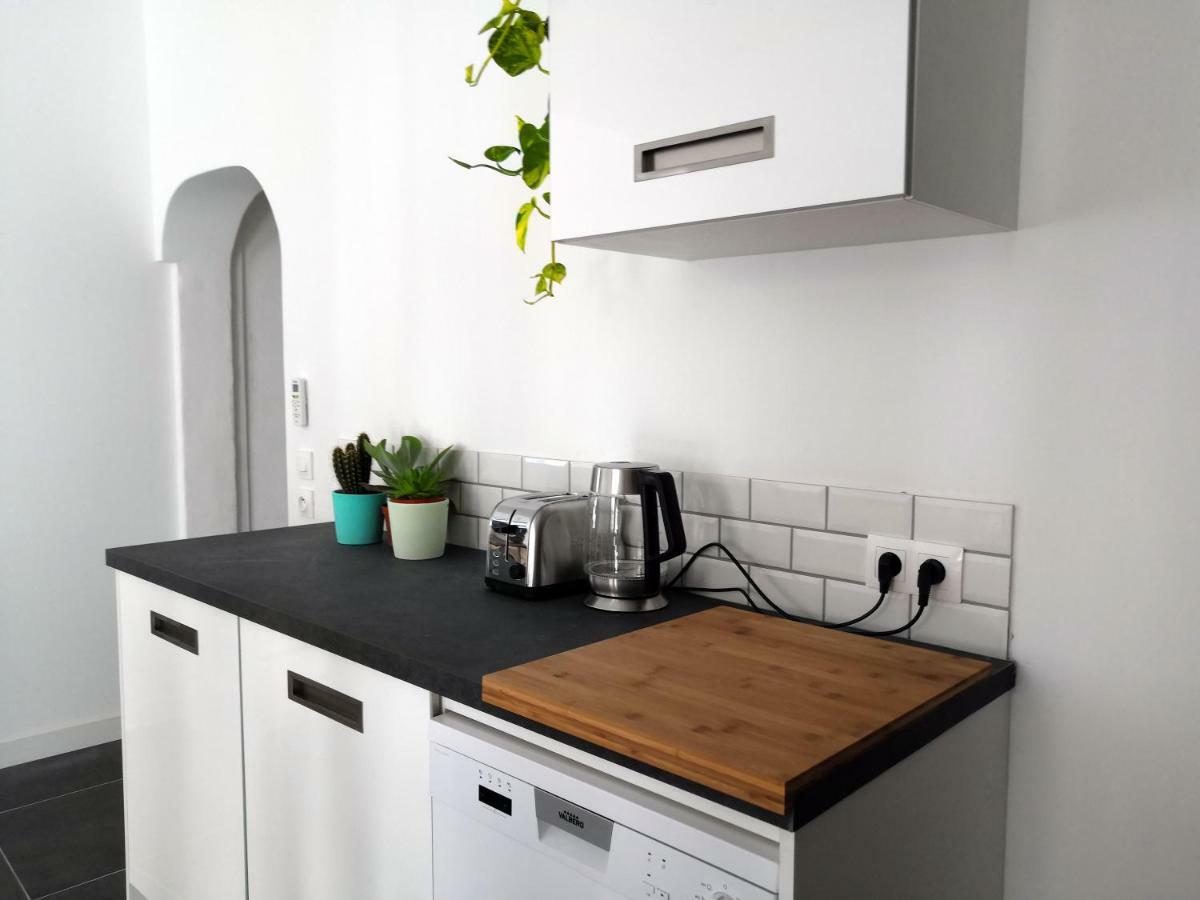 Beautifully Bright Apartment In Old Town Saint-Tropez Esterno foto