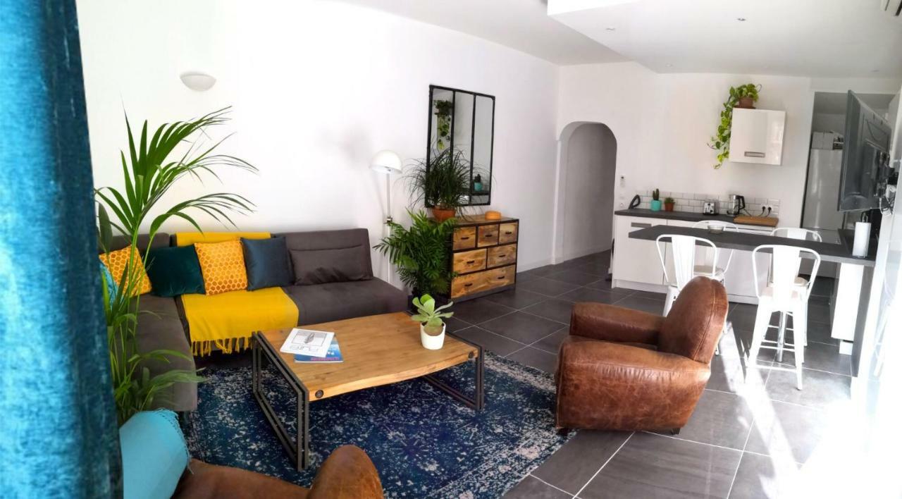 Beautifully Bright Apartment In Old Town Saint-Tropez Esterno foto